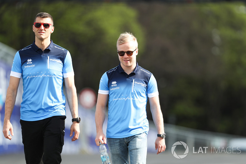 Felix Rosenqvist, Mahindra Racing, on a track walk