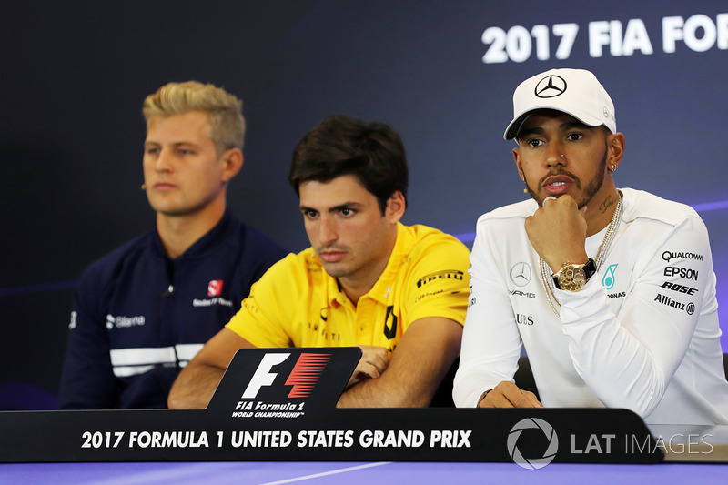 Marcus Ericsson, Sauber, Carlos Sainz Jr., Renault Sport F1 Team et Lewis Hamilton, Mercedes AMG F1 en conférence de presse