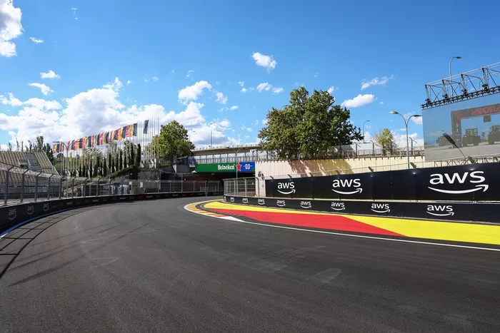 A general view of the circuit