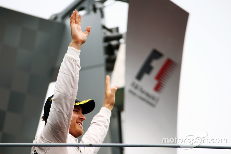 Race winner Nico Rosberg, Mercedes AMG F1 celebrates on the podium