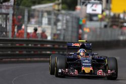 Carlos Sainz, Scuderia Toro Rosso