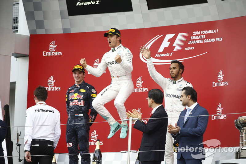 Nico Rosberg, Mercedes AMG F1, Max Verstappen, Red Bull Racing, Lewis Hamilton, Mercedes AMG F1