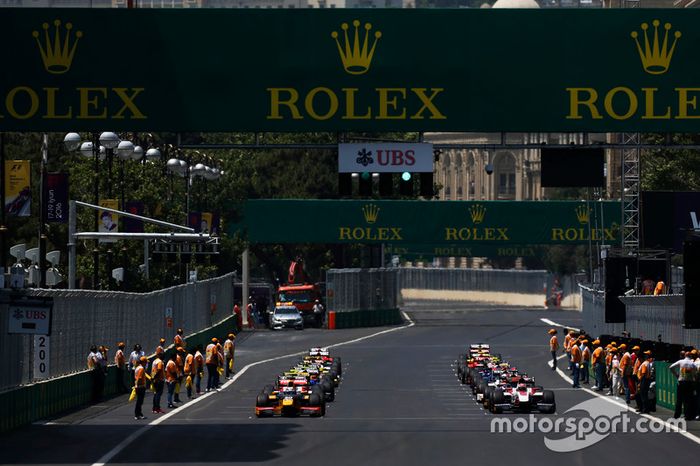 Antonio Giovinazzi, PREMA Racing & Nobuharu Matsushita, ART Grand Prix on the front of the GP2 grid