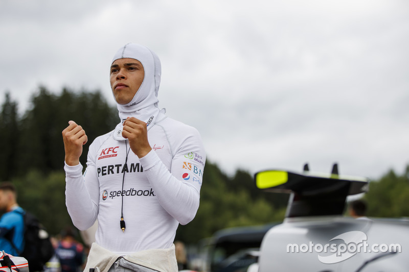 Nyck de Vries a subi une coûteuse crevaison