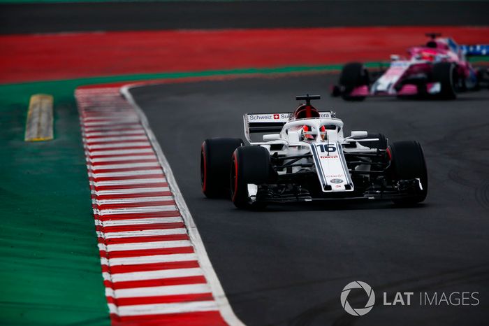 Charles Leclerc, Sauber C37, Esteban Ocon, Force India VJM11