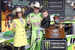 Race winner Kyle Busch, Joe Gibbs Racing, Toyota Camry Interstate Batteries
