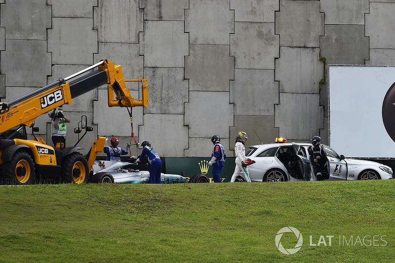 Lewis Hamilton, Mercedes-Benz F1 W08  crashed in Q1