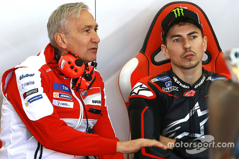 Davide Tardozzi, Director de equipo del equipo Ducati, Jorge Lorenzo, el equipo de Ducati