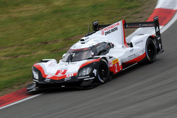 #2 Porsche Team Porsche 919 Hybrid: Timo Bernhard, Earl Bamber, Brendon Hartley