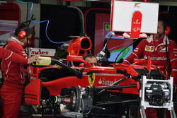 Ferrari SF70H в гараже
