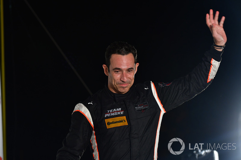 Ao lado de Juan Pablo Montoya e Simon Pagenaud, Helio Castroneves conseguiu a terceira colocação.