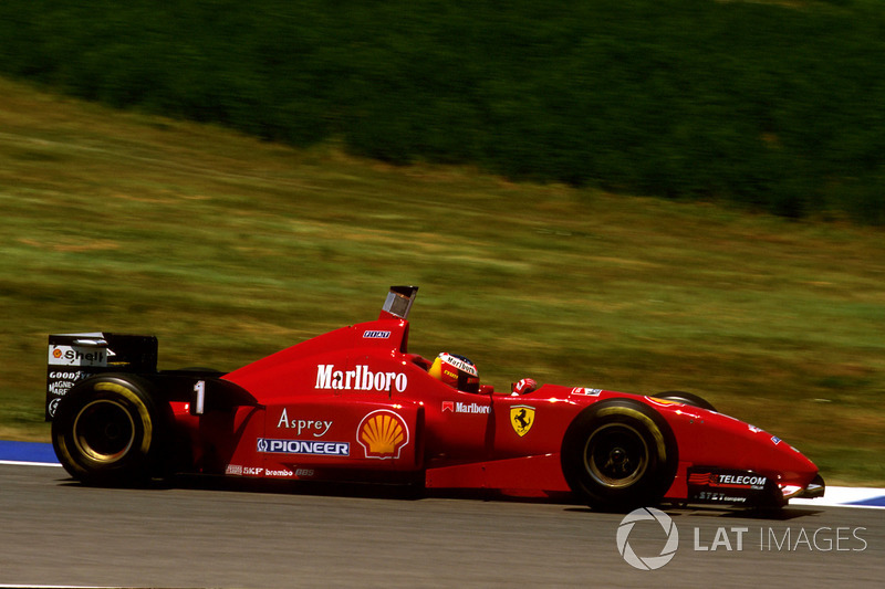 Начало девяностых складывалось для Ferrari не лучшим образом: с 1991 по 1995 годы она добилась лишь двух побед – с Герхардом Бергером в Германии в 1994-м и с Жаном Алези в Канаде в 1995-м. А последний Кубок Конструкторов так вообще завоевала в 1983-м.