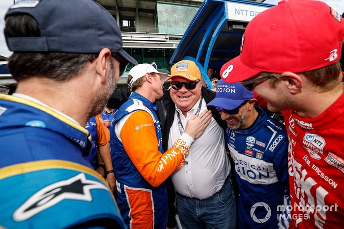 El ganador de la pole Scott Dixon, Chip Ganassi Racing Honda celebra su premio de la pole, Jimmie Johnson, Chip Ganassi Racing Honda, Tony Kanaan, Chip Ganassi Racing Honda, Marcus Ericsson, Chip Ganassi Racing Honda, Chip Ganassi