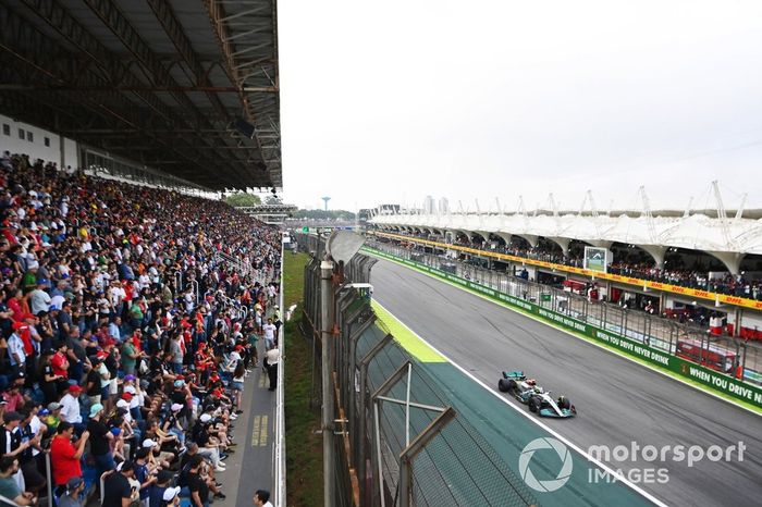 Lewis Hamilton, Mercedes W13