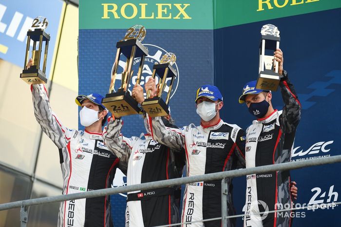 Podio: segundo lugar #1 Rebellion Racing Rebellion R-13: Bruno Senna, Gustavo Menezes, Norman Nato