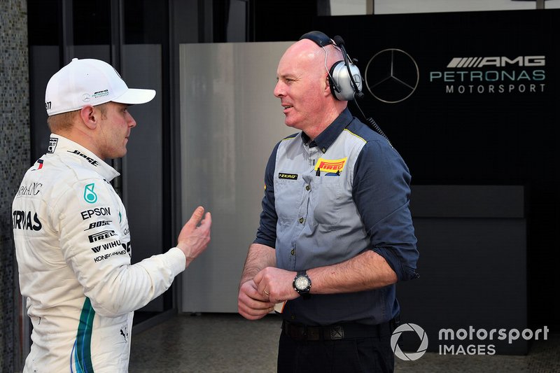 Valtteri Bottas, Mercedes AMG F1 aet un ingénieur Pirelli
