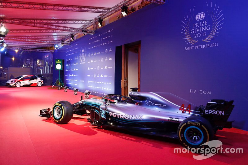 Болід Льюіса Хемілтона Mercedes-AMG F1 W09