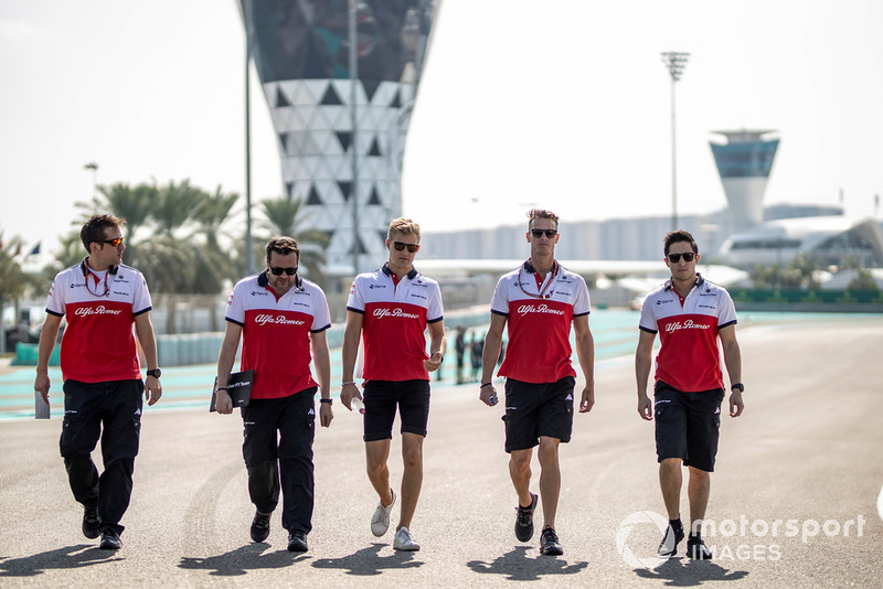 Marcus Ericsson, Sauber walks the track