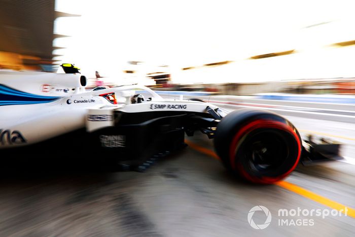 Robert Kubica, Williams FW41, deja el garaje