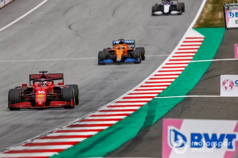 Charles Leclerc, Ferrari SF21, Daniel Ricciardo, McLaren MCL35M