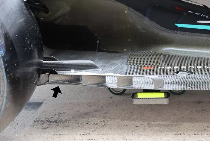 Mercedes W12 floor detail