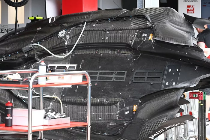 Haas VF-23: Unterboden