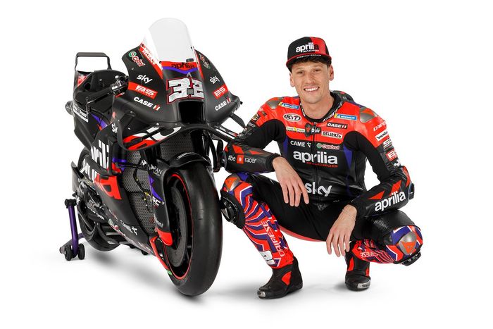 Lorenzo Savadori, Aprilia Racing