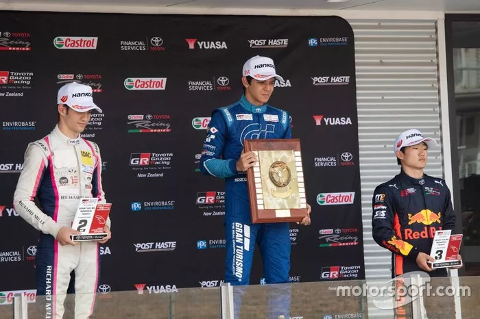 Igor Fraga comemora vitória na corrida 3 da etapa de Hampton Downs da TRS