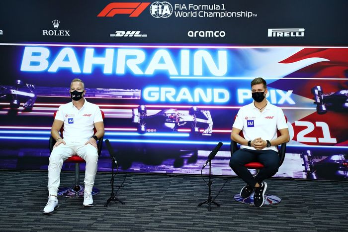 Nikita Mazepin, Haas F1, Mick Schumacher, Haas F1 en la conferencia de prensa