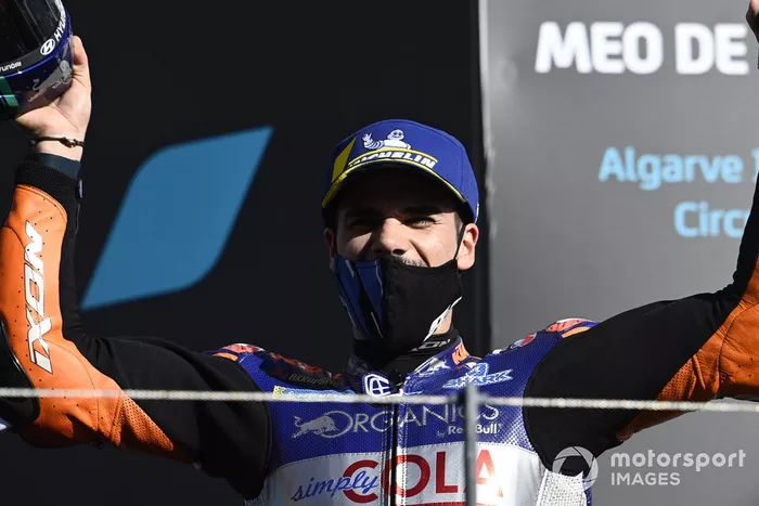 Podio: el ganador del GP de Portugal 2020, Miguel Oliveira, Red Bull KTM Tech 3