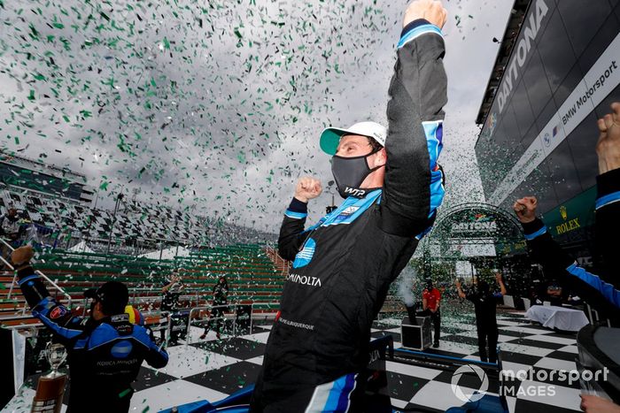 Ganador #10 Wayne Taylor Racing Acura ARX-05 Acura DPi: Filipe Albuquerque celebra