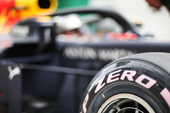 Ultra soft tyres in the car of Max Verstappen, Red Bull Racing RB14