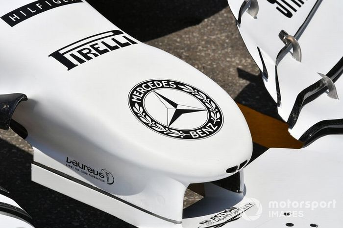 Mercedes AMG F1 W10 con decoración especial por los 125 años en motorsport