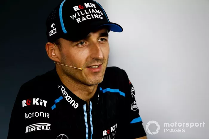 Robert Kubica tem sido superado pelo companheiro Russell ao longo de todo o ano, no entanto, ele marcou o único ponto da Williams na temporada 2019 e a chefe da equipe, Claire Williams, disse que não há motivos para não renovar com o polonês para 2020.