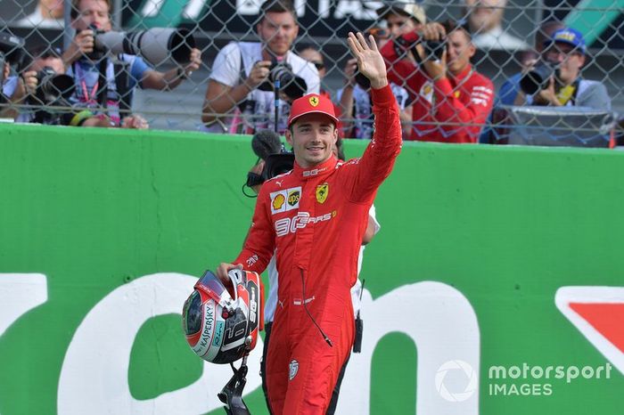 Pole Sitter Charles Leclerc, Ferrari festeggia al Parc Ferme 