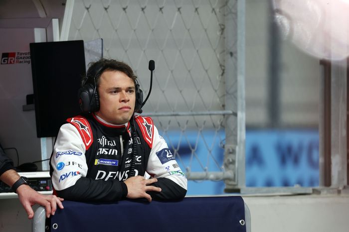 #7 Toyota Gazoo Racing Toyota GR010 - Híbrido: Nyck De Vries