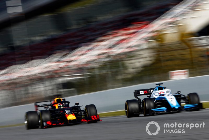 Пьер Гасли, Red Bull Racing RB15, и Джордж Расселл, Williams FW42