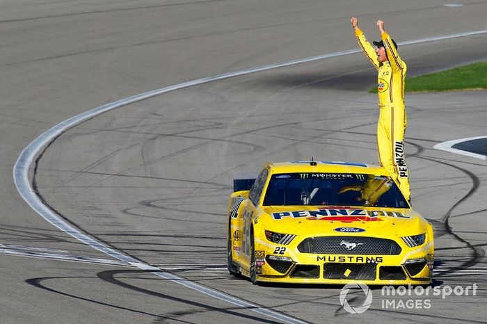 Joey Logano, Team Penske, Ford Mustang Pennzoil celebrates his win
