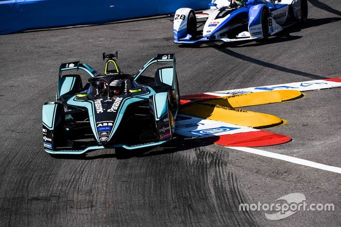 Alex Lynn, Panasonic Jaguar Racing, Jaguar I-Type 3, Antonio Felix da Costa, BMW I Andretti Motorsports, BMW iFE.18 