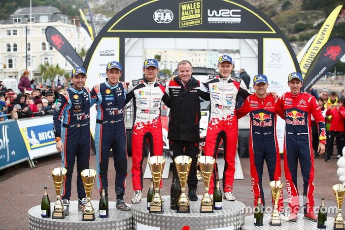 Podio: Ganadores Ott Tänak, Martin Järveoja, Toyota Gazoo Racing WRT Toyota Yaris WRC, segundos Thierry Neuville, Nicolas Gilsoul, Hyundai Motorsport Hyundai i20 Coupe WRC, terceros Sébastien Ogier, Julien Ingrassia, Citroën World Rally Team Citroen C3 WRC con Tommi Makinen, Toyota Gazoo Racing