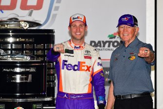 Denny Hamlin, Joe Gibbs Racing, Toyota Camry FedEx Express celebrates in victory lane, Joe Gibbs