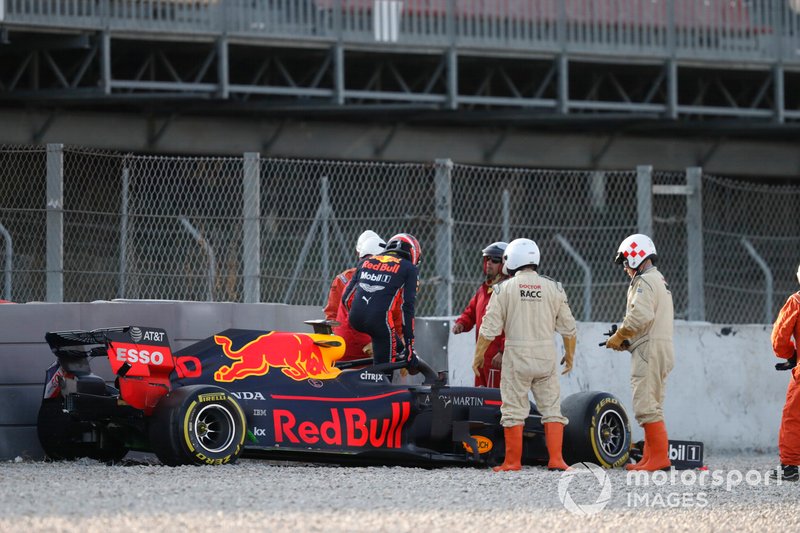 Pierre Gasly, Red Bull Racing RB15, dans les graviers après sa sortie de piste