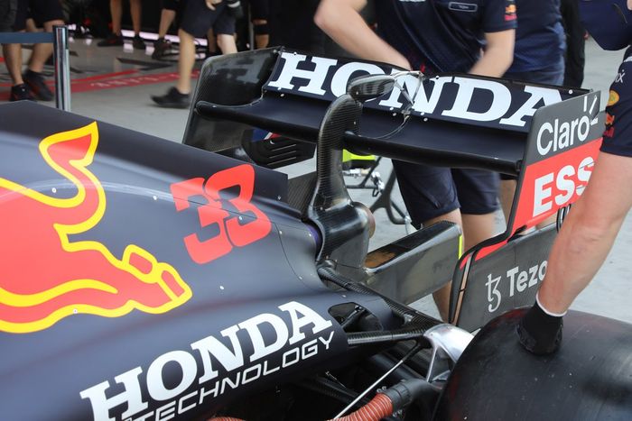 Detalle del alerón trasero del Red Bull Racing RB16B