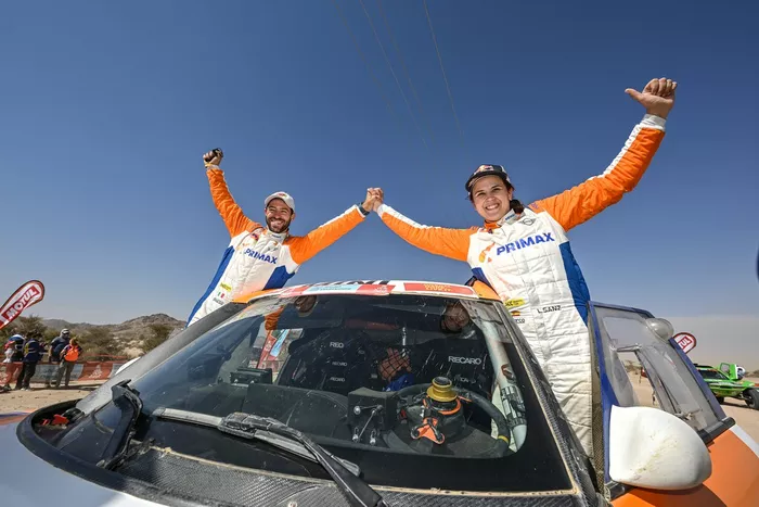 #238 X-Raid Mini John Cooper Works Rally Mini: Laia Sanz, Maurizio Gerini