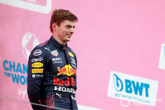 Podio: ganador de la carrera Max Verstappen