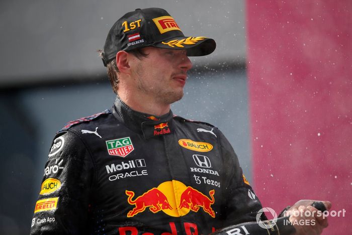 Podio: ganador Max Verstappen, Red Bull Racing