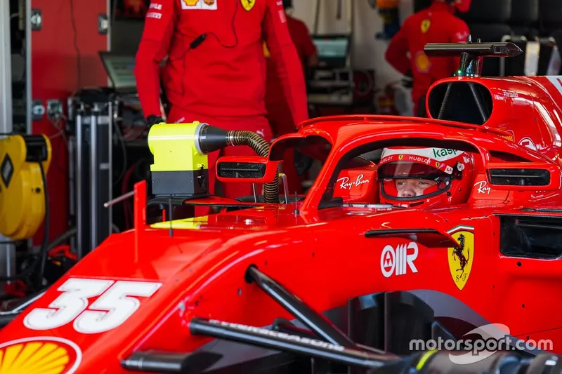 Robert Shwartzman, SF71H