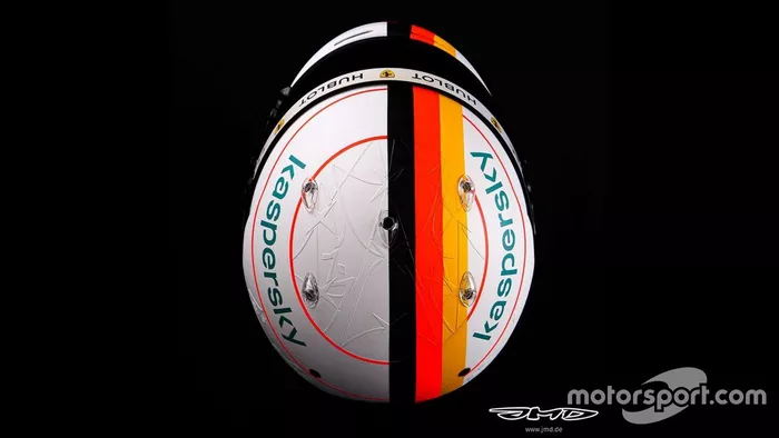 El casco de Sebastian Vettel en honor a Michael Schumacher para el GP de Eifel F1