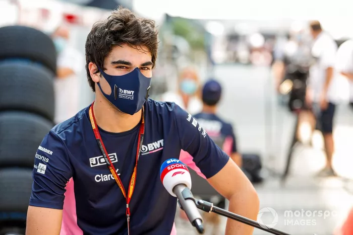 Lance Stroll, Racing Point, habla con la prensa