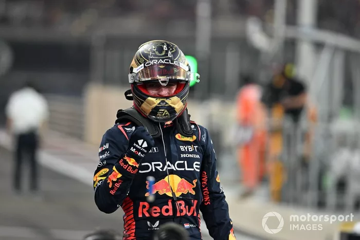Poleman Max Verstappen, Red Bull Racing, celebra en Parc Ferme 
